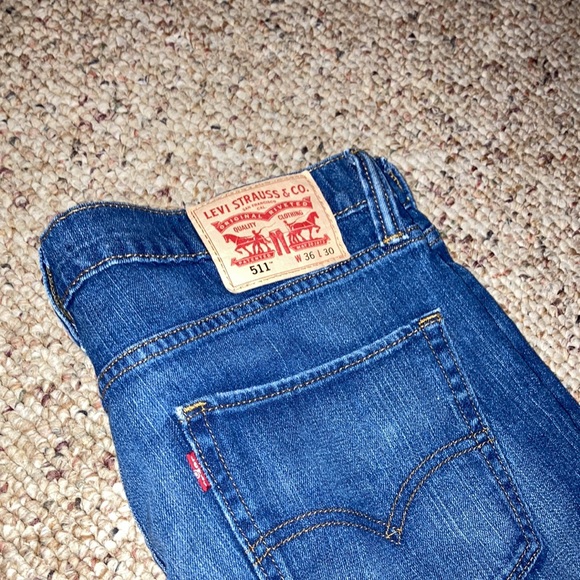 Levi Jeans - Picture 2 of 3